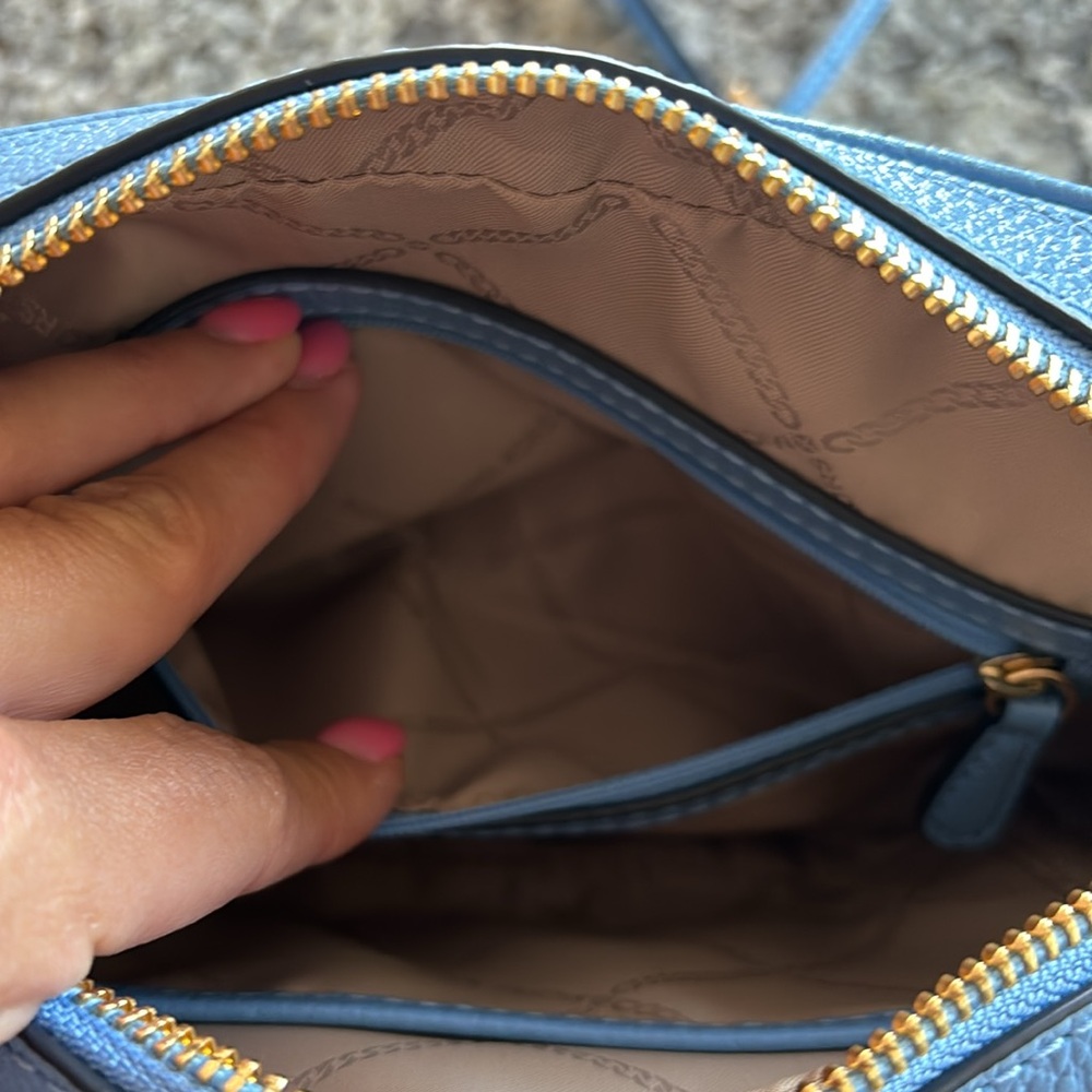 Michael Kors crossbody - Picture 7 of 8